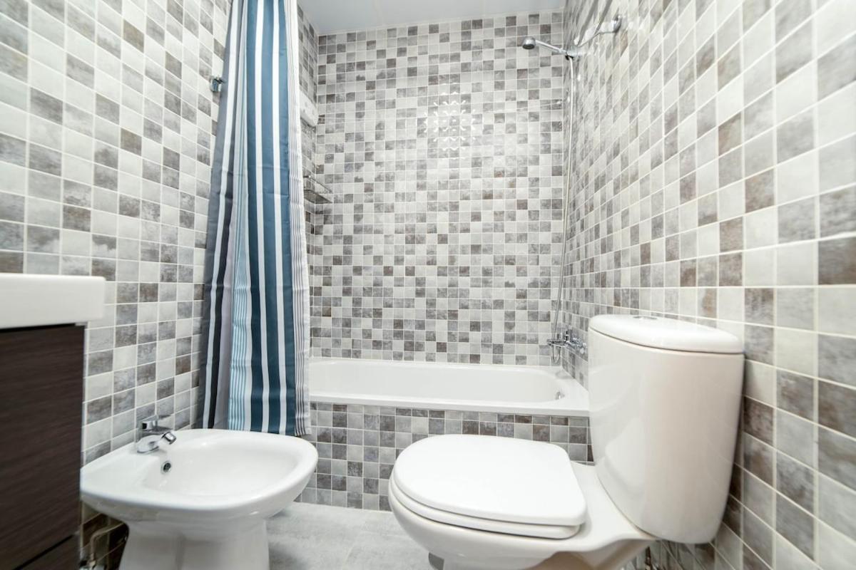 -Malagasunapts- Stylish City Centre Pool&Parking Buitenkant foto