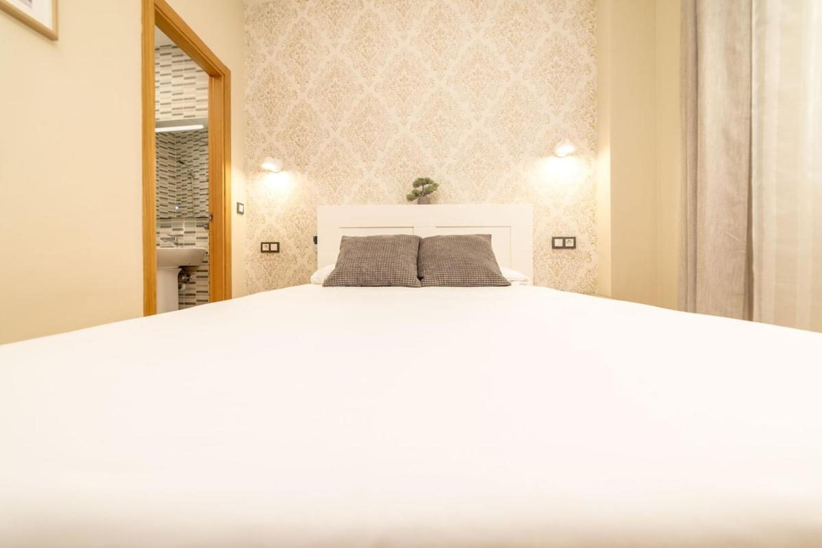 -Malagasunapts- Stylish City Centre Pool&Parking Buitenkant foto