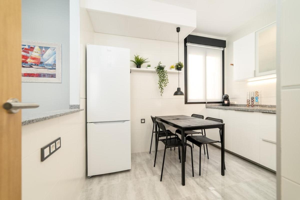 -Malagasunapts- Stylish City Centre Pool&Parking Buitenkant foto