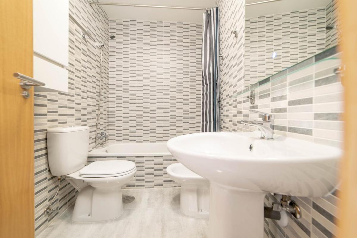 -Malagasunapts- Stylish City Centre Pool&Parking Buitenkant foto