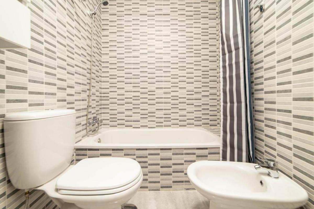 -Malagasunapts- Stylish City Centre Pool&Parking Buitenkant foto